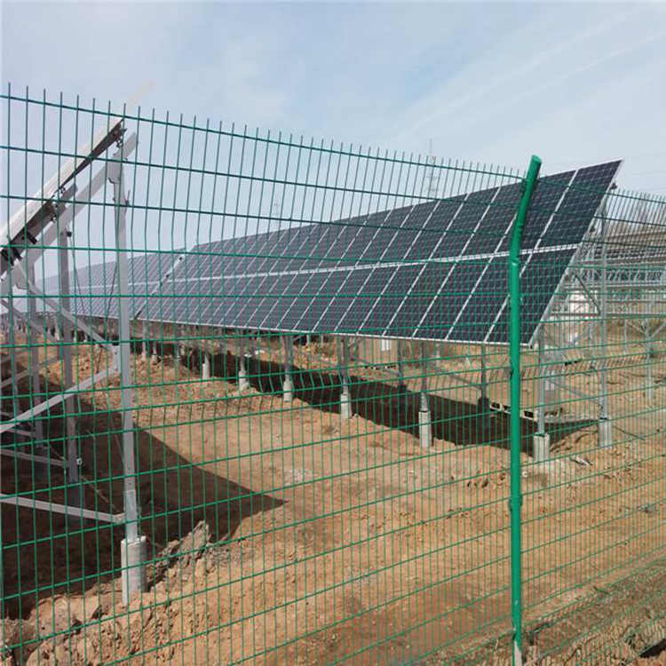 太陽能發(fā)電場區(qū)圍欄標準圖片3